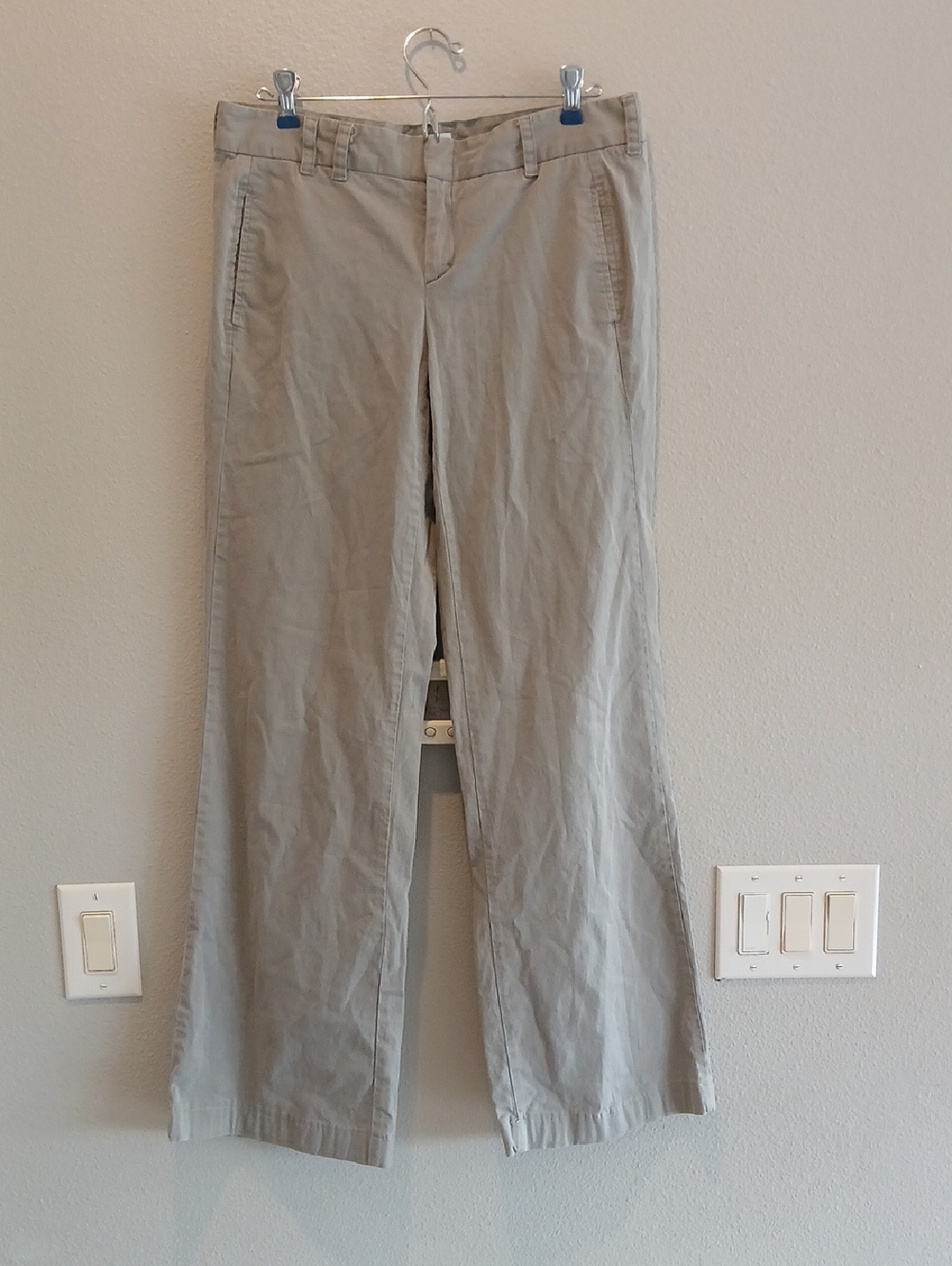 Vince. 8 Classic Women's Khaki Wide Leg Pants